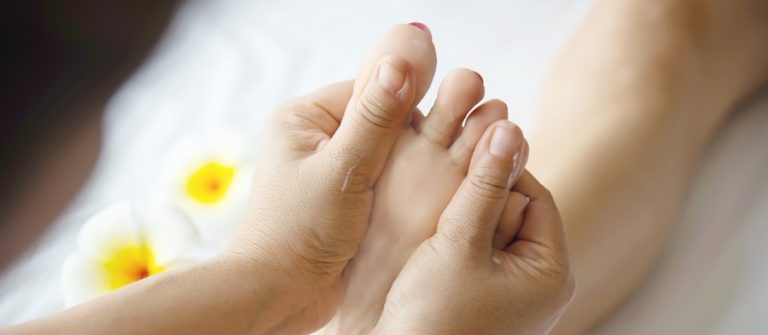 Solusi Relaksasi dan Kesehatan: Pijat Refleksi dan Spa Nyaman di Rumah
